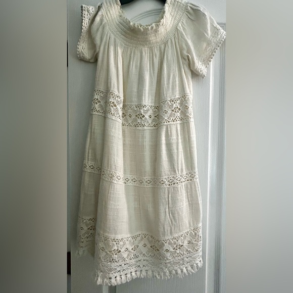 American Eagle Outfitters Dresses & Skirts - Cream-colored American Eagle off-the-shoulder dress sz XS NWT